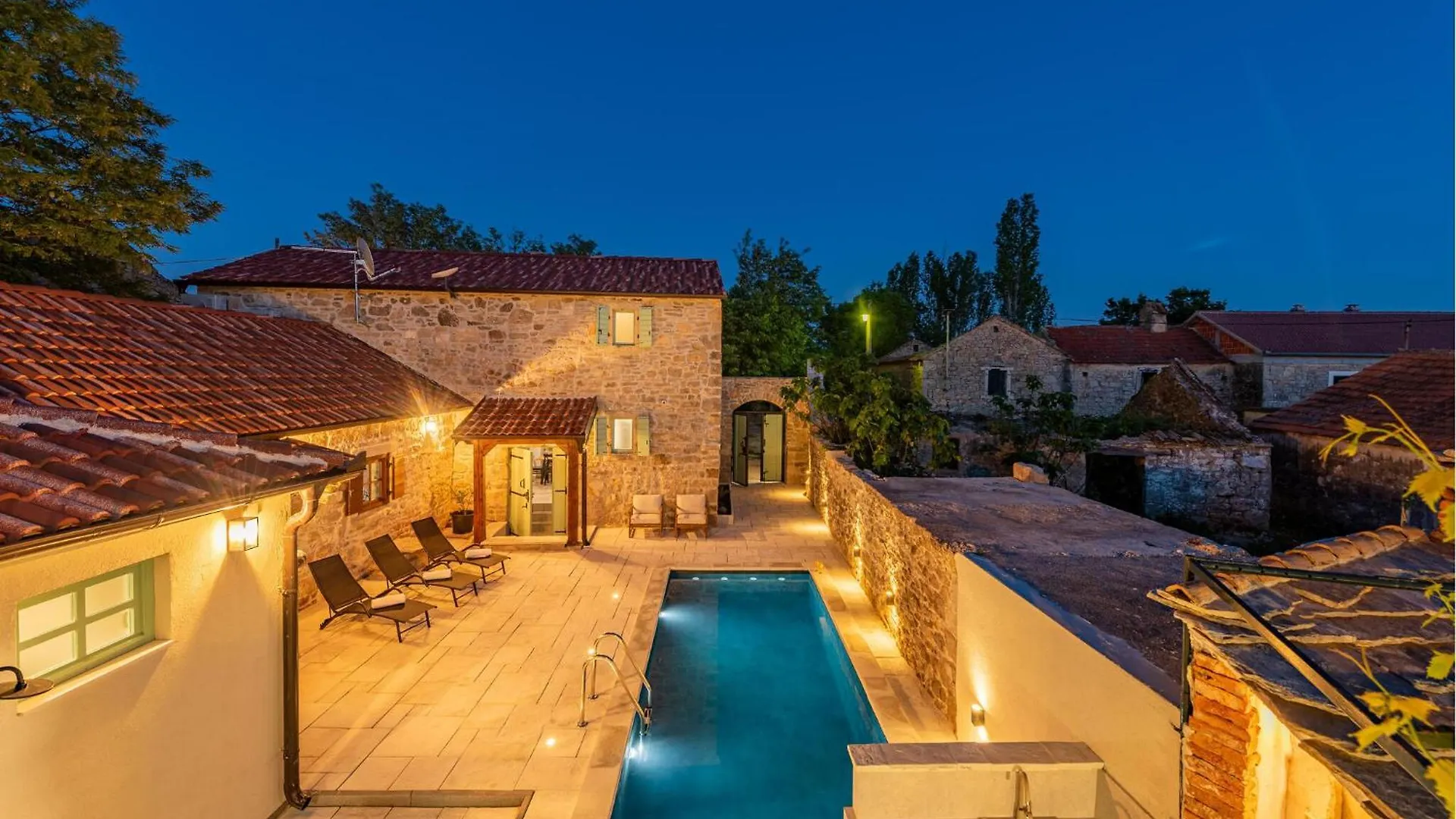 Tonina Villa Pristeg 0*,  Croatia