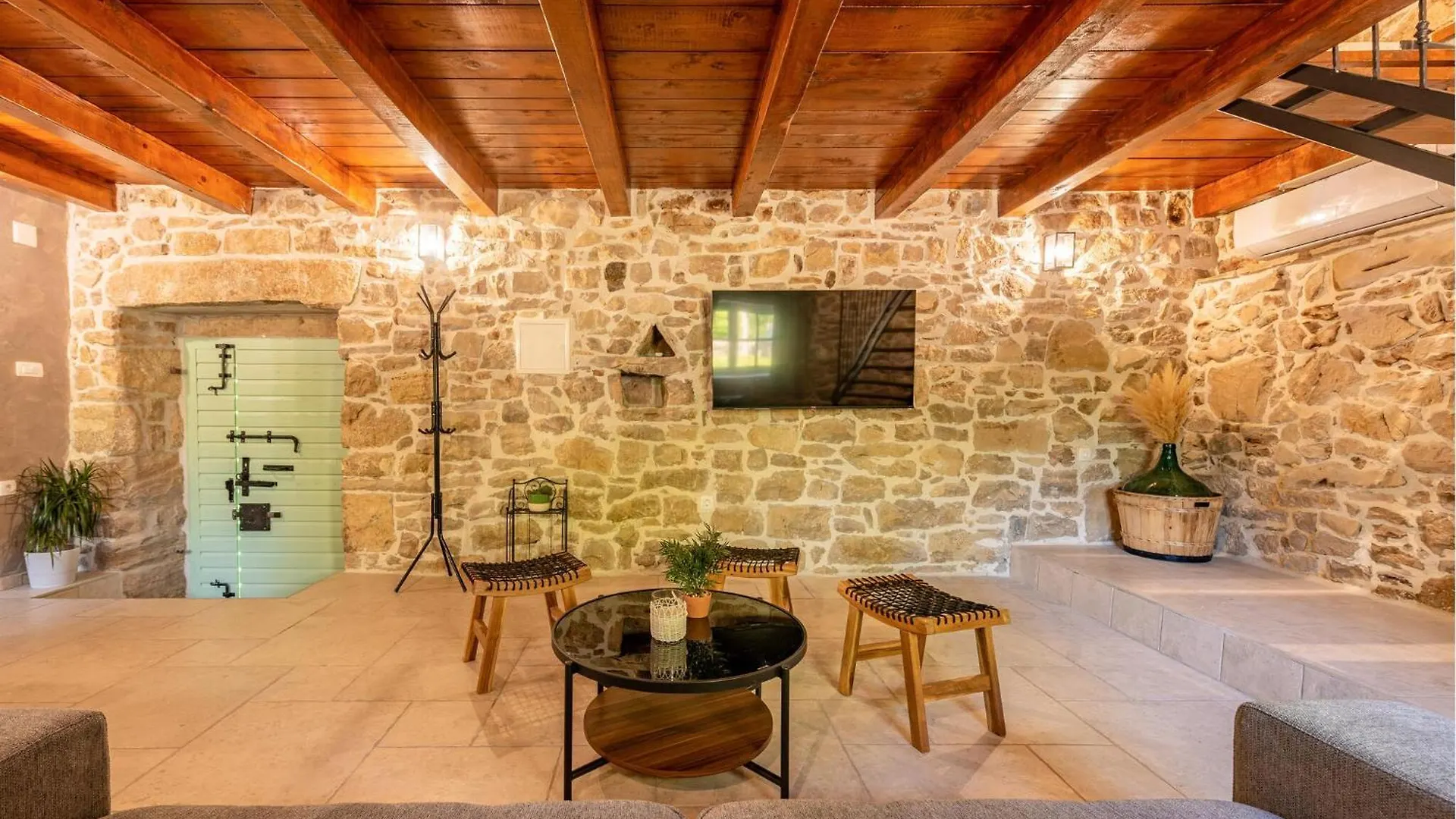 Tonina Villa Pristeg Croatia