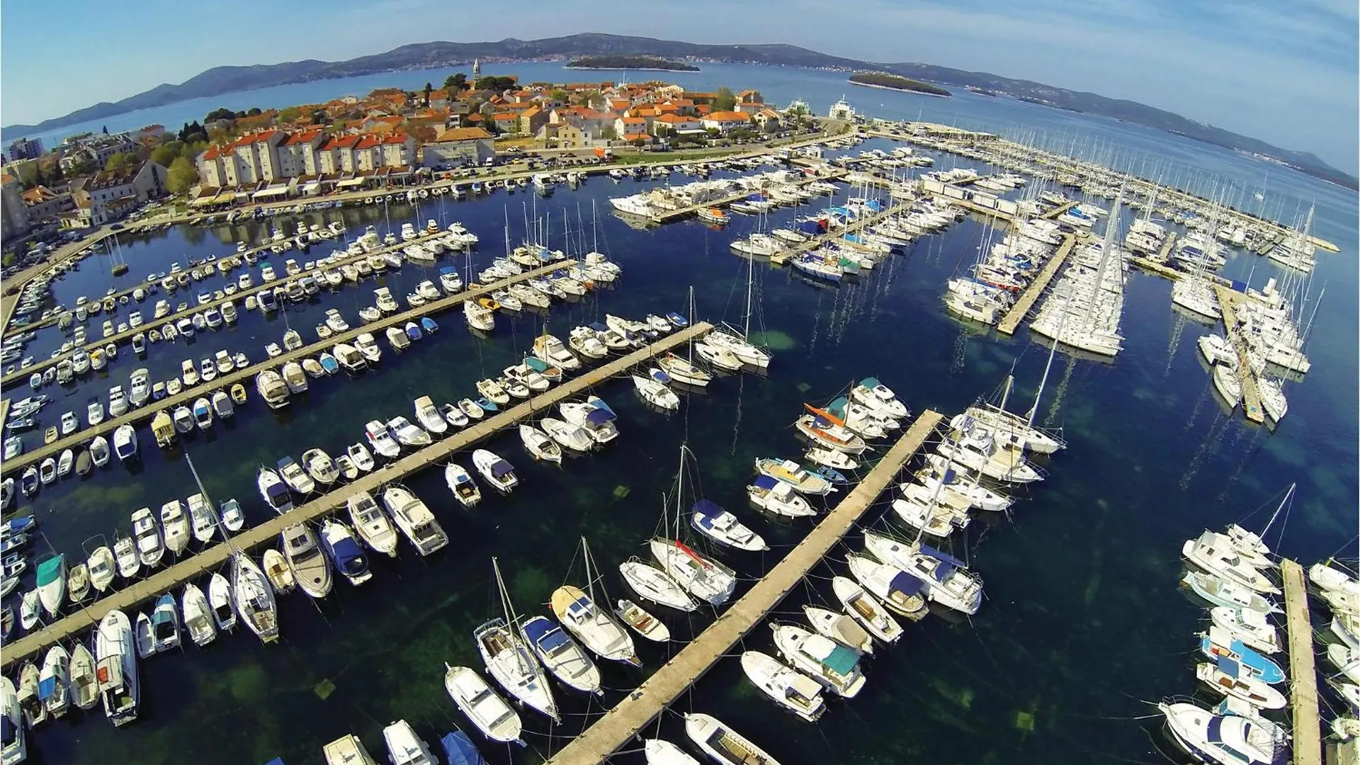 Tonina Villa Pristeg 0*,  Croatia